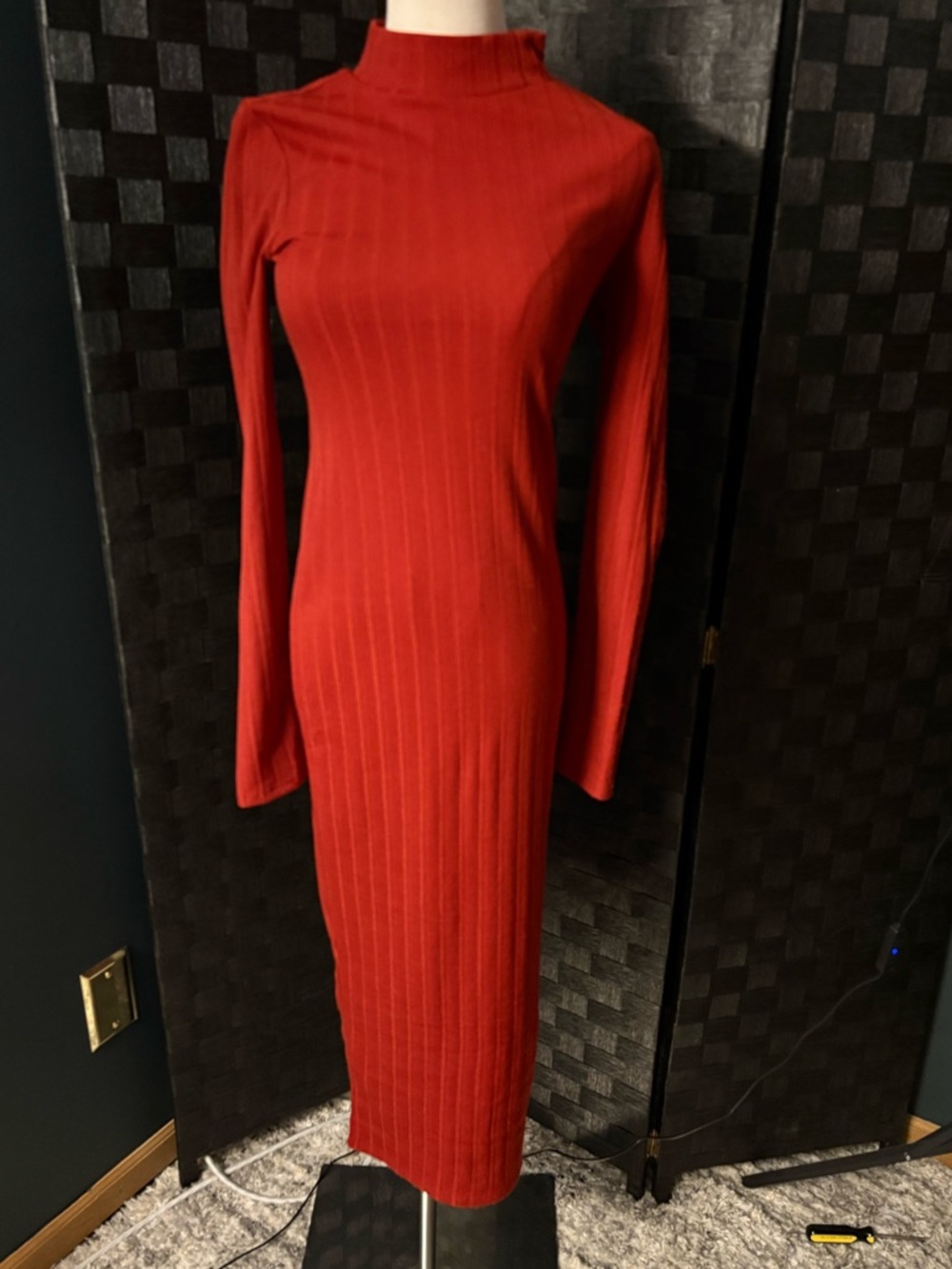 Slim Ribbed Long-Sleeve Midi Dress in Crimson Red